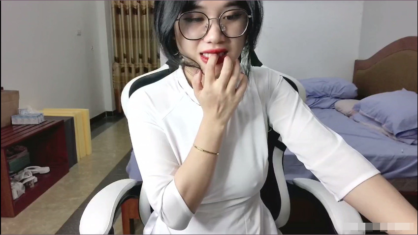 안나는 11월에 가장 섹시한 곰이다