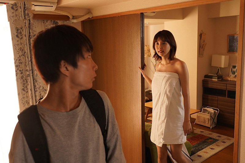 Teniendo sexo con la hermana cachonda de su amante Tsukasa Aoi